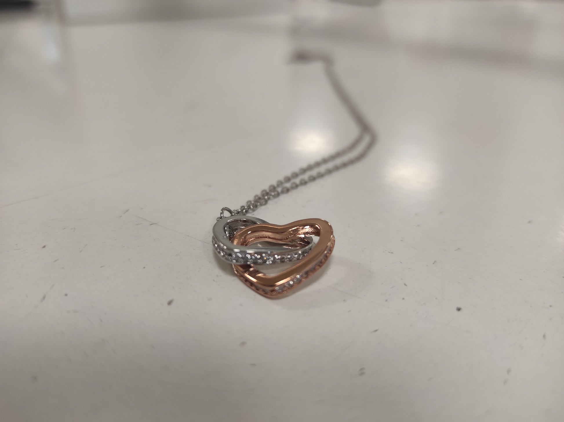 Collar de doble anillo de corazón bicolor - additional image 1